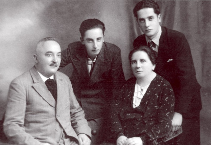 Milan i Štefanija Brozović sa sinovima Danilom (lijevo) i Milivojem (desno)